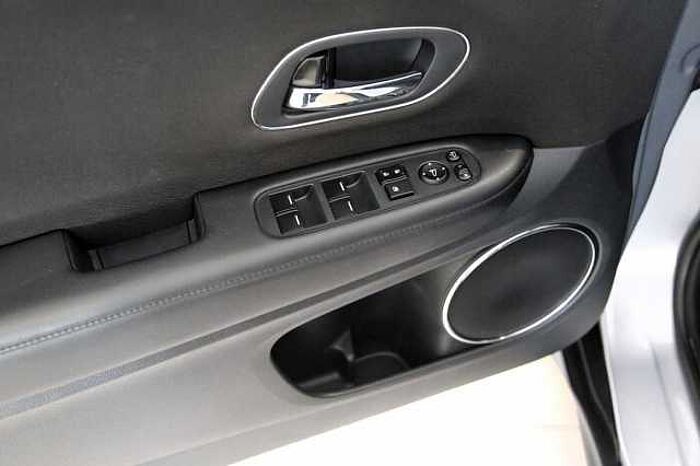 Honda HR-V Elegance Navi SHZ PDC AHK