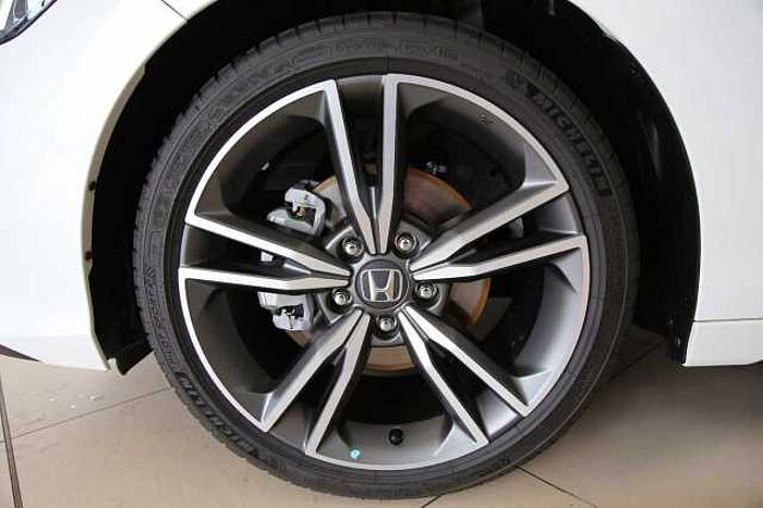 Honda Civic Advance Facelift Pano Bosesound e-Sitze