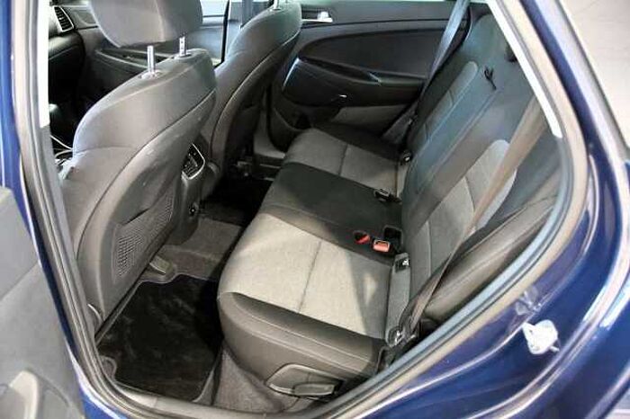 Hyundai Tucson Advantage + 2WD Navi, RFK, PDC, SHZ, LHZ