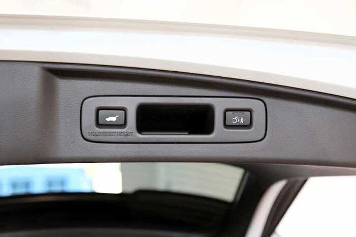 Honda CR-V Elegance 2WD Navi RFK PDC SHZ LHZ Pano