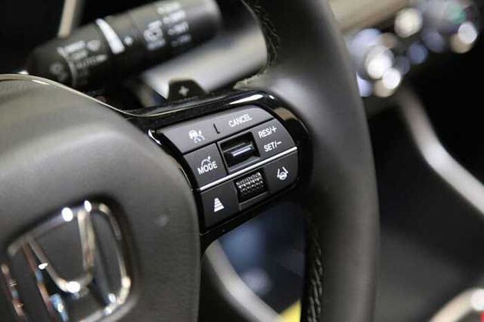 Honda CR-V Elegance 2WD Navi RFK PDC SHZ LHZ Pano