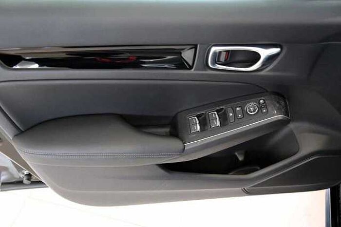 Honda Civic 5-trg. e:HEV Advance RFK, Pano, SHZ, AZV,