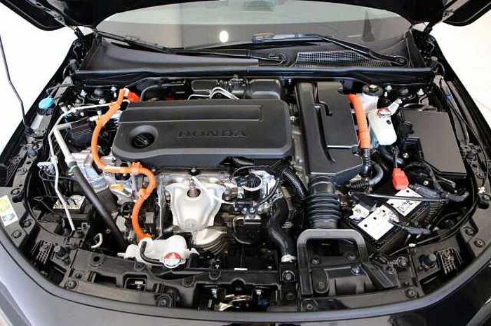 Honda Civic 5-trg. e:HEV Advance RFK, Pano, SHZ, AZV,
