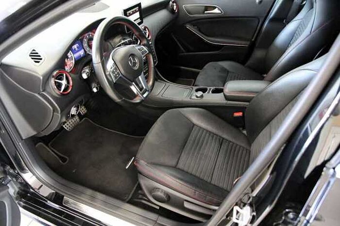 Mercedes-Benz A 250 A A 250 Sport Harman Kardon SHZ Navi
