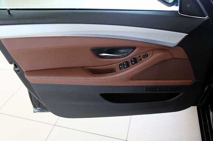 BMW 530 d xDrive Touring Navi HUD e-Sitze Pano LHZ
