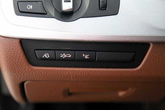 BMW 530 d xDrive Touring Navi HUD e-Sitze Pano LHZ