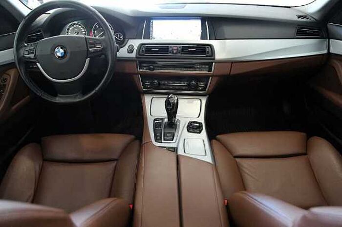 BMW 530 d xDrive Touring Navi HUD e-Sitze Pano LHZ
