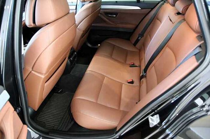BMW 530 d xDrive Touring Navi HUD e-Sitze Pano LHZ
