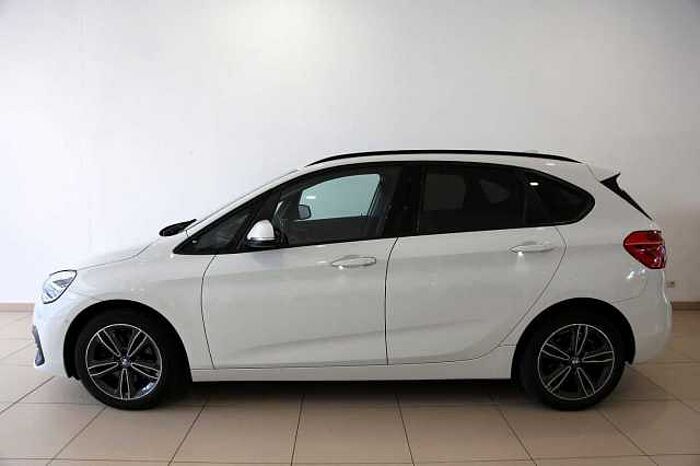 BMW 220 i Active Tourer Sport Line PDC SHZ HUD