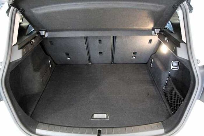 BMW 220 i Active Tourer Sport Line PDC SHZ HUD