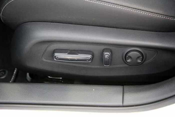 Honda Civic Lim. 5-trg. e:HEV Advance AZV Pano Bose