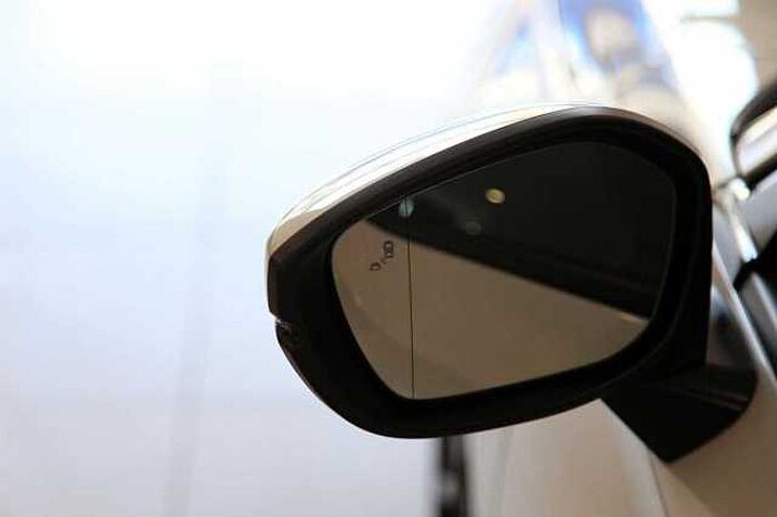Honda Civic Lim. 5-trg. e:HEV Advance AZV Pano Bose