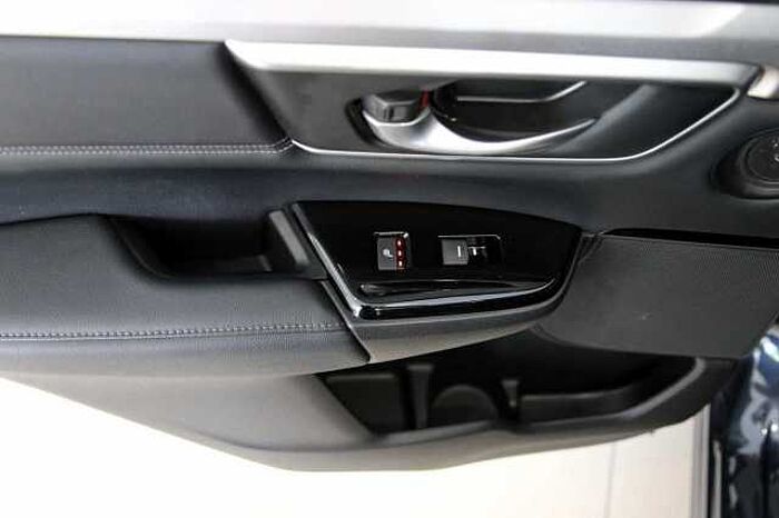 Honda CR-V 2.0 HYBRID 4WD Executive AZV RFK Pano HUD