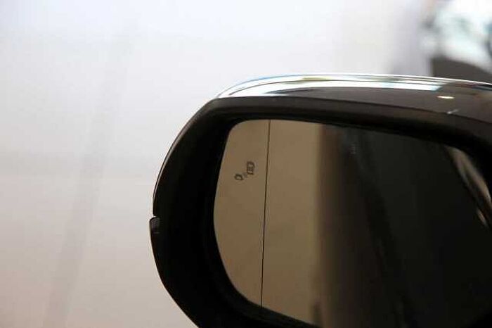 Honda CR-V 2.0 HYBRID 4WD Executive AZV RFK Pano HUD