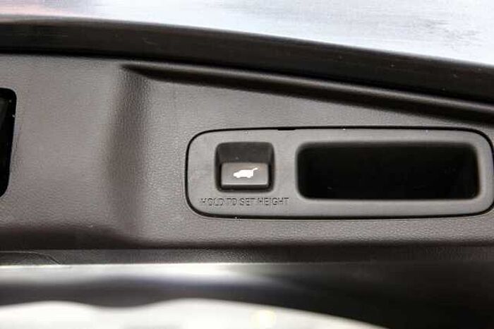 Honda CR-V 2.0 HYBRID 4WD Executive AZV RFK Pano HUD