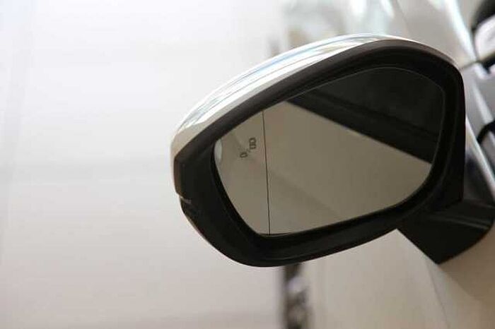 Honda Civic Lim. 5-trg. e:HEV Elegance RFK SHZ DAB